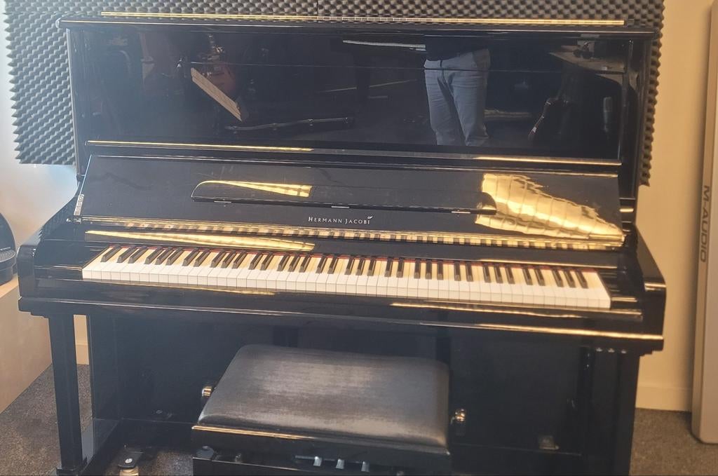 Hermann Jacobi piano, Muziek en Instrumenten, Piano's, Ophalen, Zwart, Piano