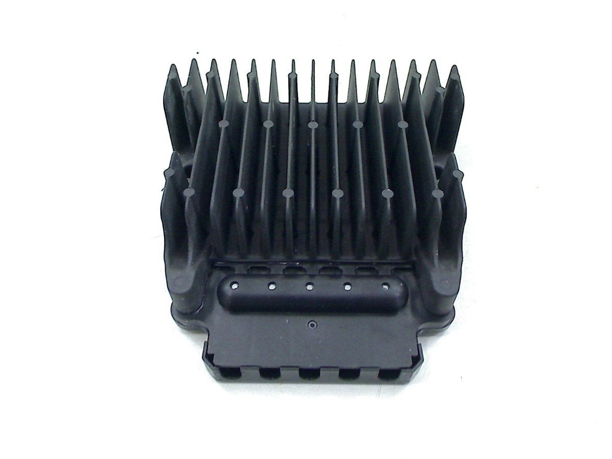 REGULATEUR DE TENSION VFR 1200 F (VFR1200 + DCT) (FH017AA), Dhr. S. di Majo, Utilisé, Info@cama-motorparts.nl, P.J. Troelstraweg 8 8
3144 CX  MAASSLUIS, NL