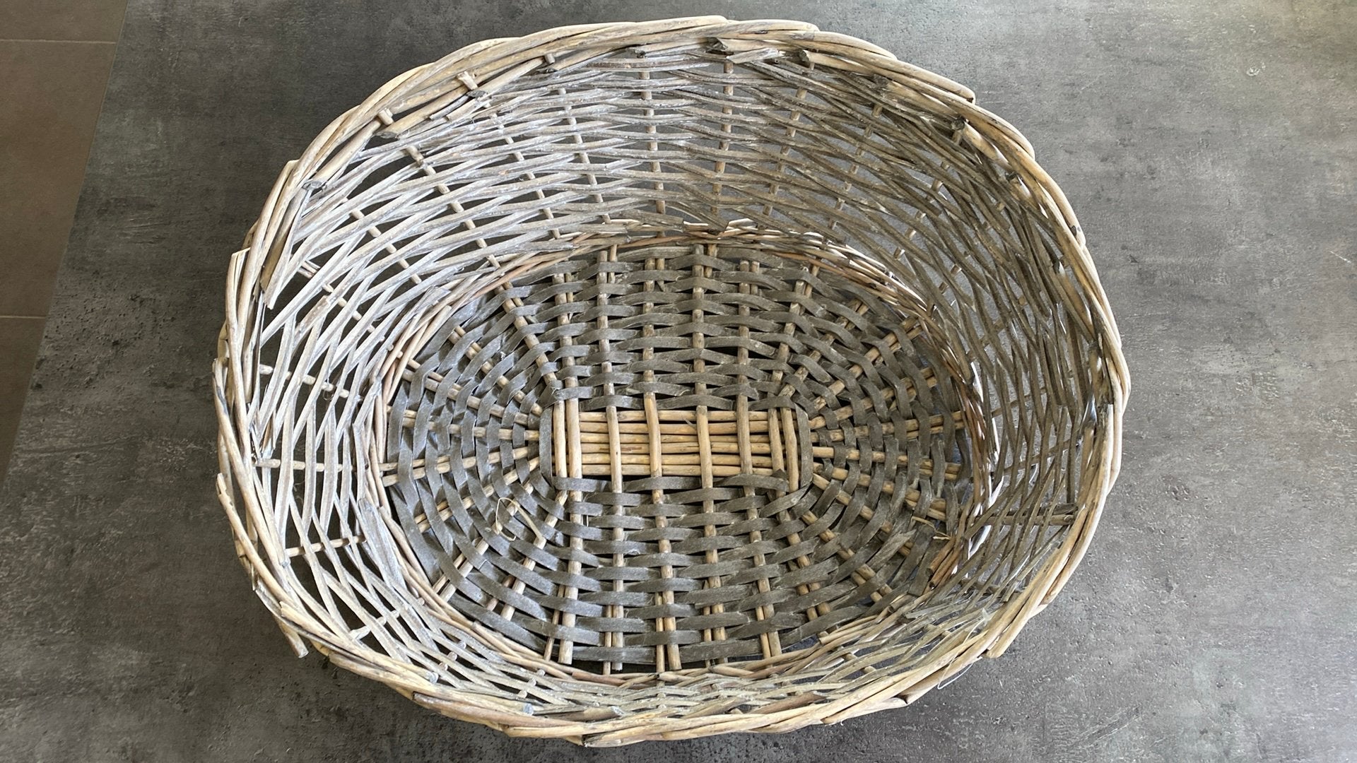 Gratis - mand, Huis en Inrichting, Woonaccessoires | Schalen en Manden, Ophalen, Gebruikt, Mand