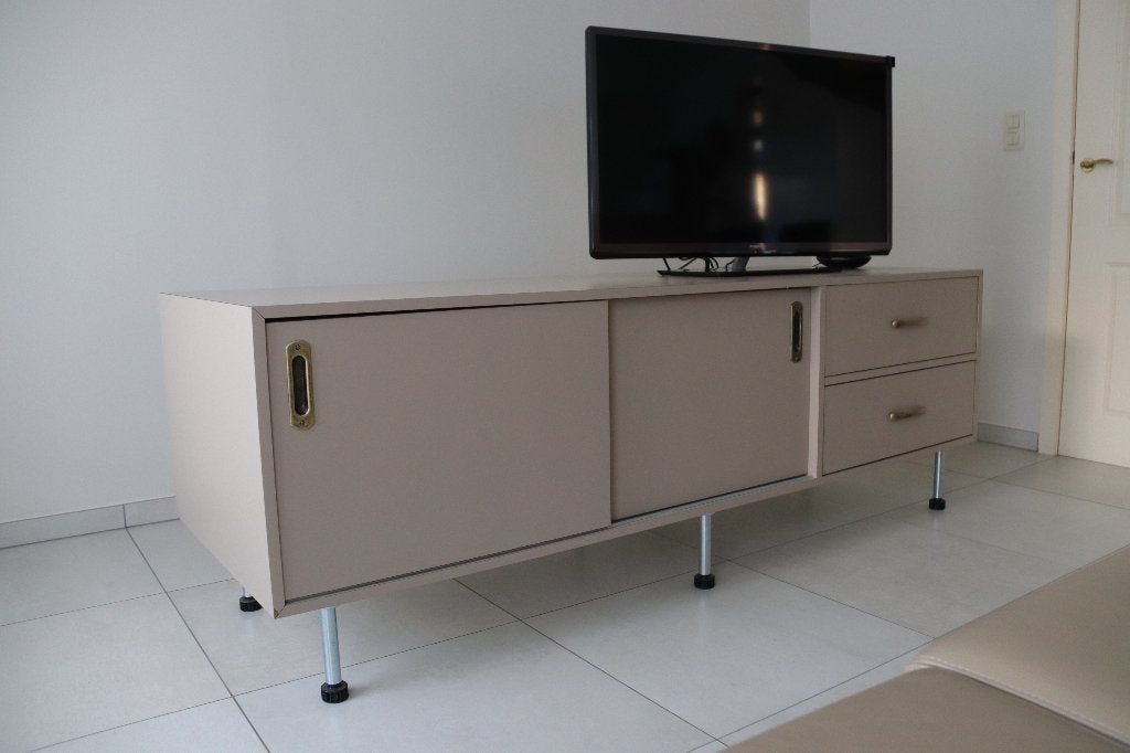 tv kast taupe, Huis en Inrichting, Ophalen, Overige materialen, Zo goed als nieuw, 200 cm of meer
