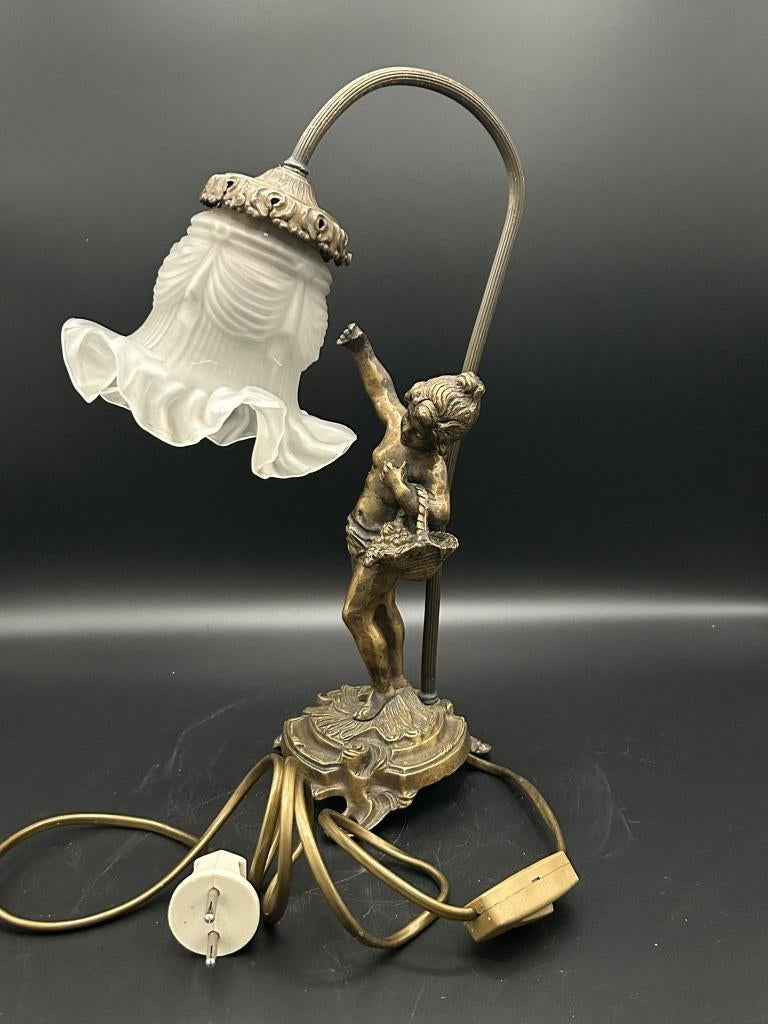 Antieke Art Nouveau tafellamp engel met glazen kap 1910s, Antiek en Kunst, Verzenden