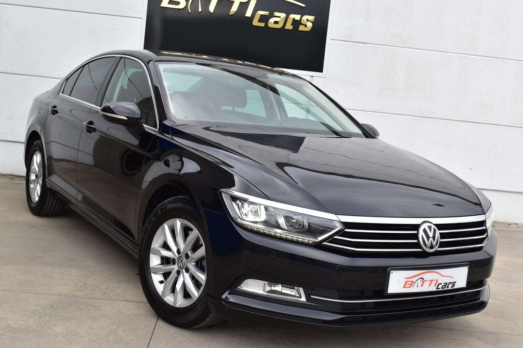 Volkswagen Passat Passat 1.5TSI* Zetelverw.* 3-zone Airco* C, Autos, 1441 kg, Achat, Entreprise, Détection des panneaux routiers