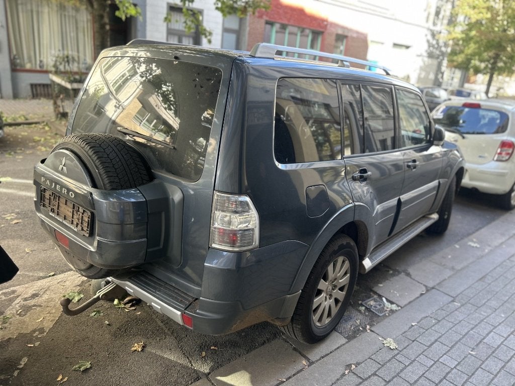 Mitsubishi Pajero, Auto's, Automaat, https://public.car-pass.be/vhr/3530bd63-e009-48ab-819e-e701600bc01e, Zwart, Leder