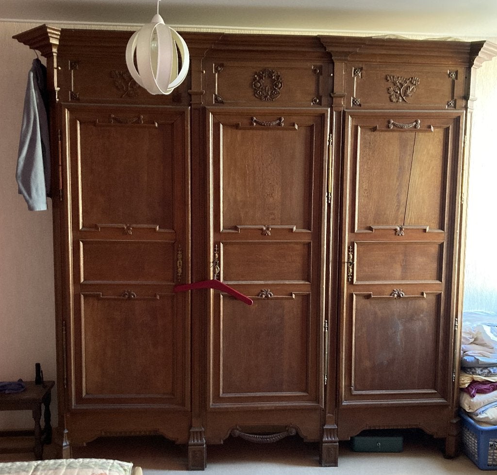Grande armoire ancienne trois portes, Enlèvement, Utilisé