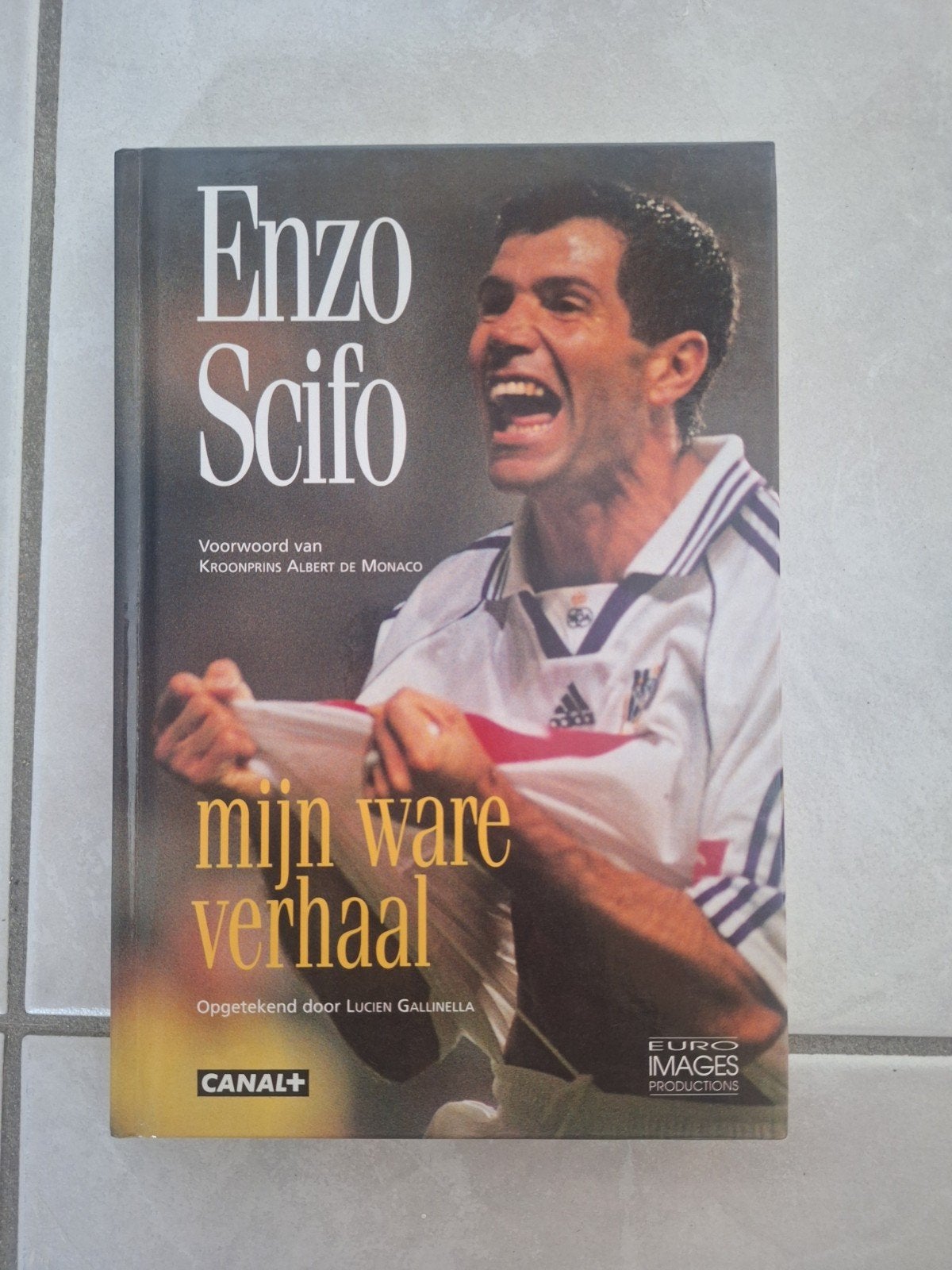 L. Gallinella - Enzo scifo, mijn ware verhaal, Livres, Livres de sport, Sport de ballon, Enlèvement ou Envoi, Comme neuf, L. Gallinella
