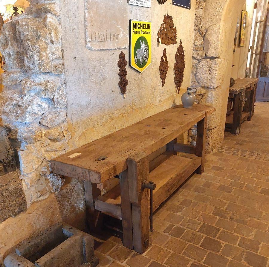 ancien établi avec étagère inférieure et étau, Enlèvement