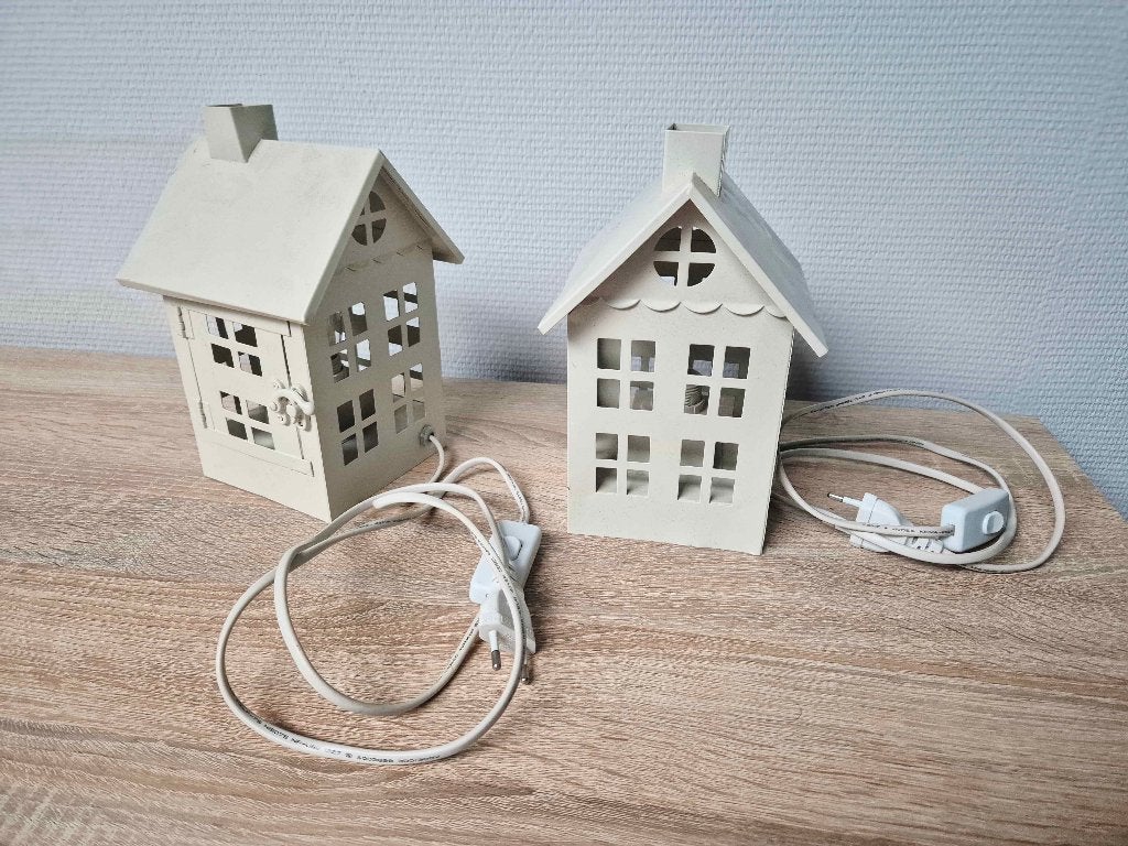 2 lampes "petite maison", Beige, Enlèvement, Comme neuf, Métal