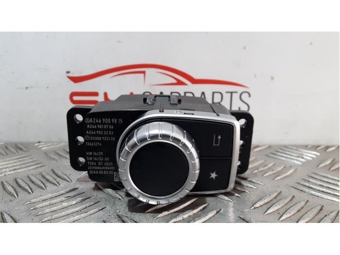 Bouton I-drive d'un Mercedes CLA, 3 mois de garantie, Utilisé, -, -