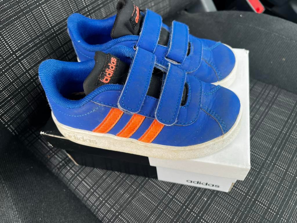 Adidas jongensschoenen blauw maat 24, Kinderen en Baby's, Gebruikt, Schoenen, Ophalen of Verzenden, Jongen