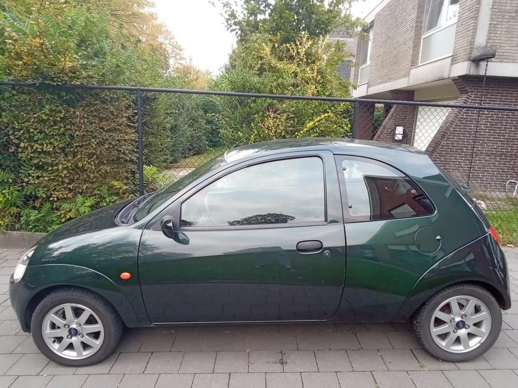 FORD KA 1.3 BENZINE MET WEINIG KM, Autos, Ford, Particulier, Ka, ABS, Airbags, Alarme, Ordinateur de bord, Verrouillage central