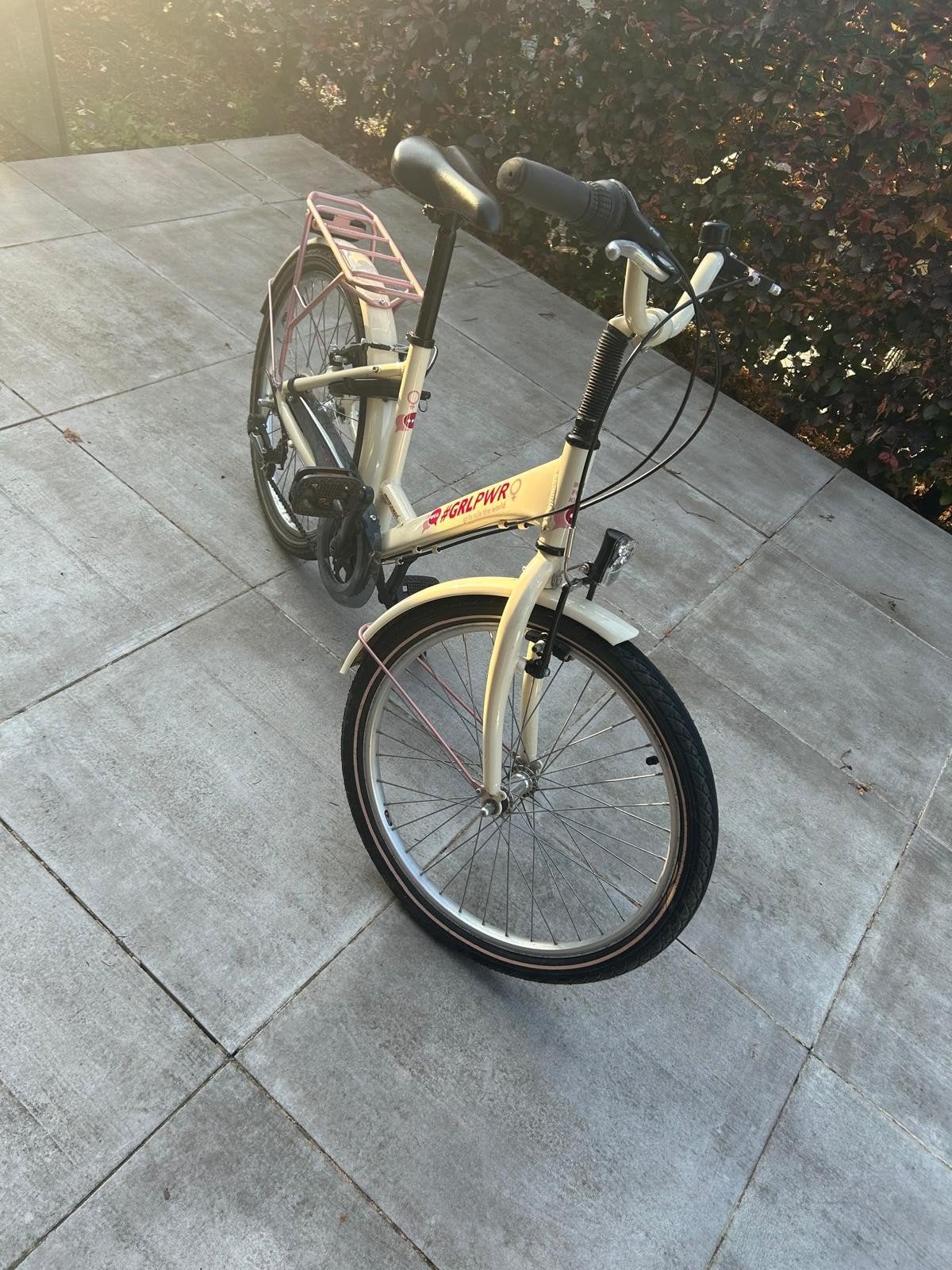 Meisjesfiets, Ophalen