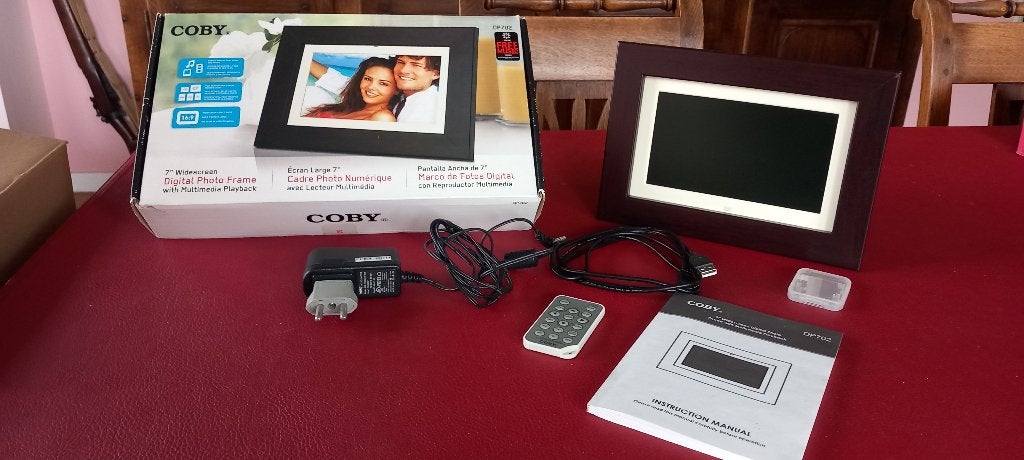 Cadre photos numériques marque COBY, TV, Hi-fi & Vidéo, Photo | Cadres photos numériques, Comme neuf, Télécommande, Enlèvement