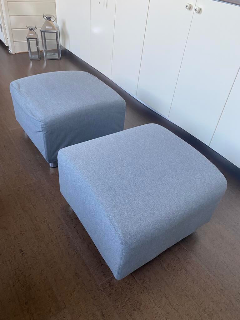 2 poufs gris, Enlèvement, 50 à 75 cm, 50 à 75 cm, Tissus