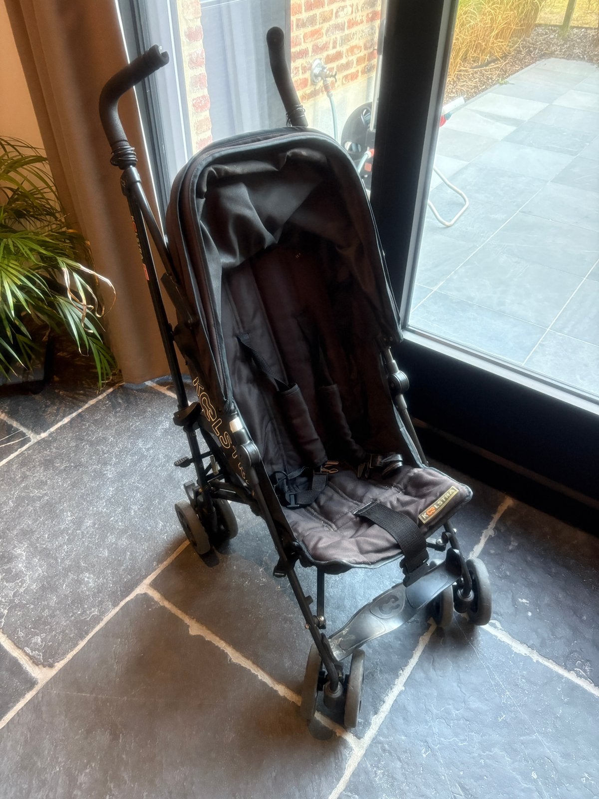 Koelstra plooibuggy / paraplubuggy – zwart, Enfants & Bébés, Enlèvement, Comme neuf, Koelstra, Dossier réglable