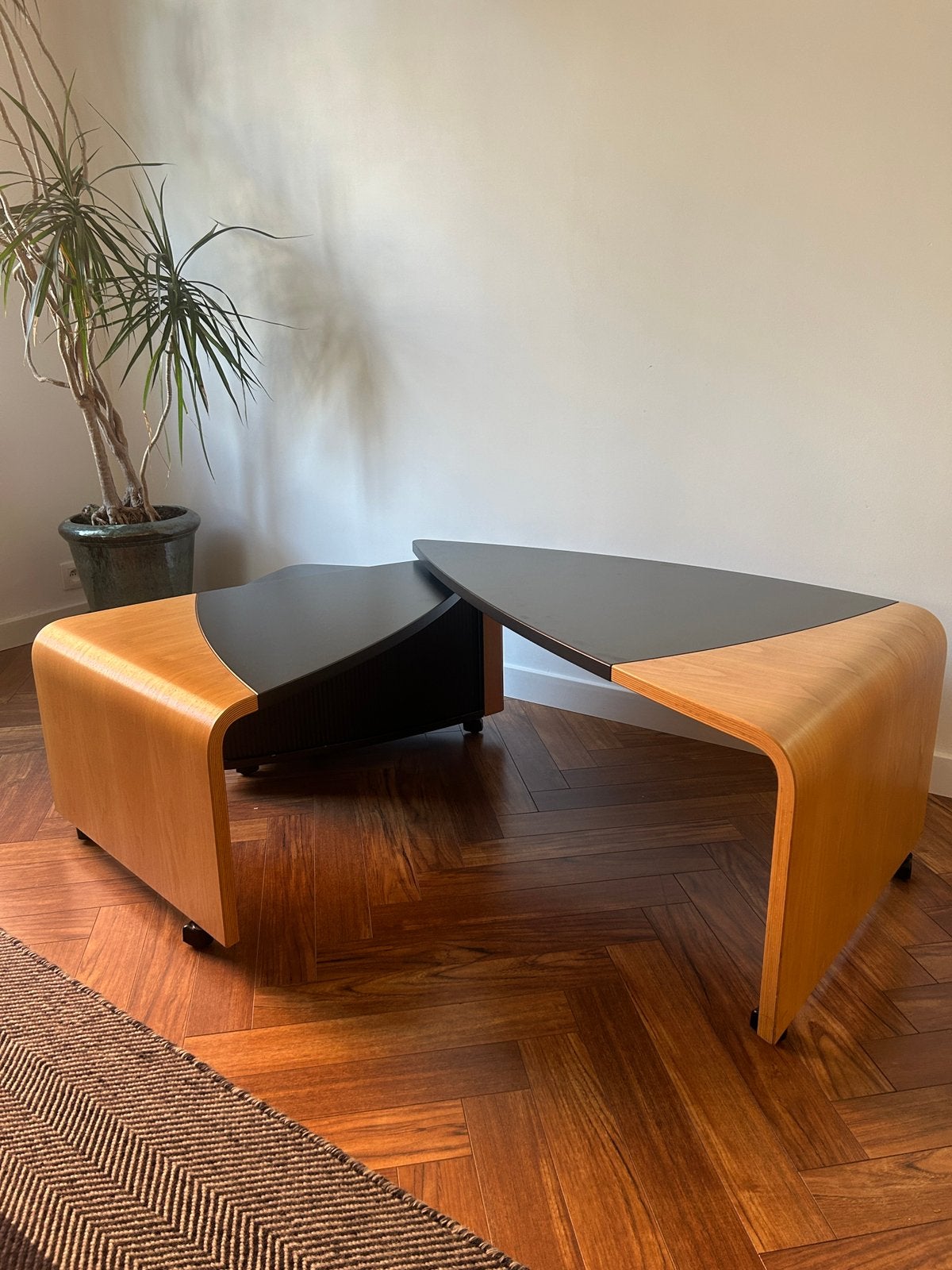 Postmoderne uitschuifbare design salontafel van Leolux, Ophalen, Gebruikt, Post modernistisch design, 200 cm of meer