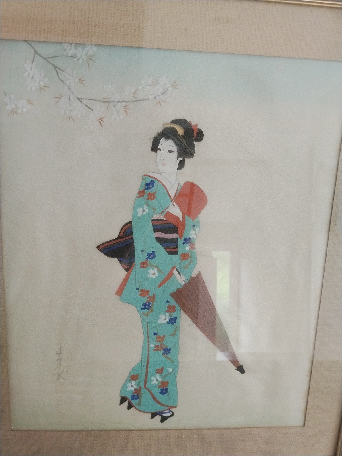 Tableau japonais d'époque Shōwa – Geisha sur soie en relief, Antiquités & Art, Enlèvement ou Envoi, Sous verre, Fleurs