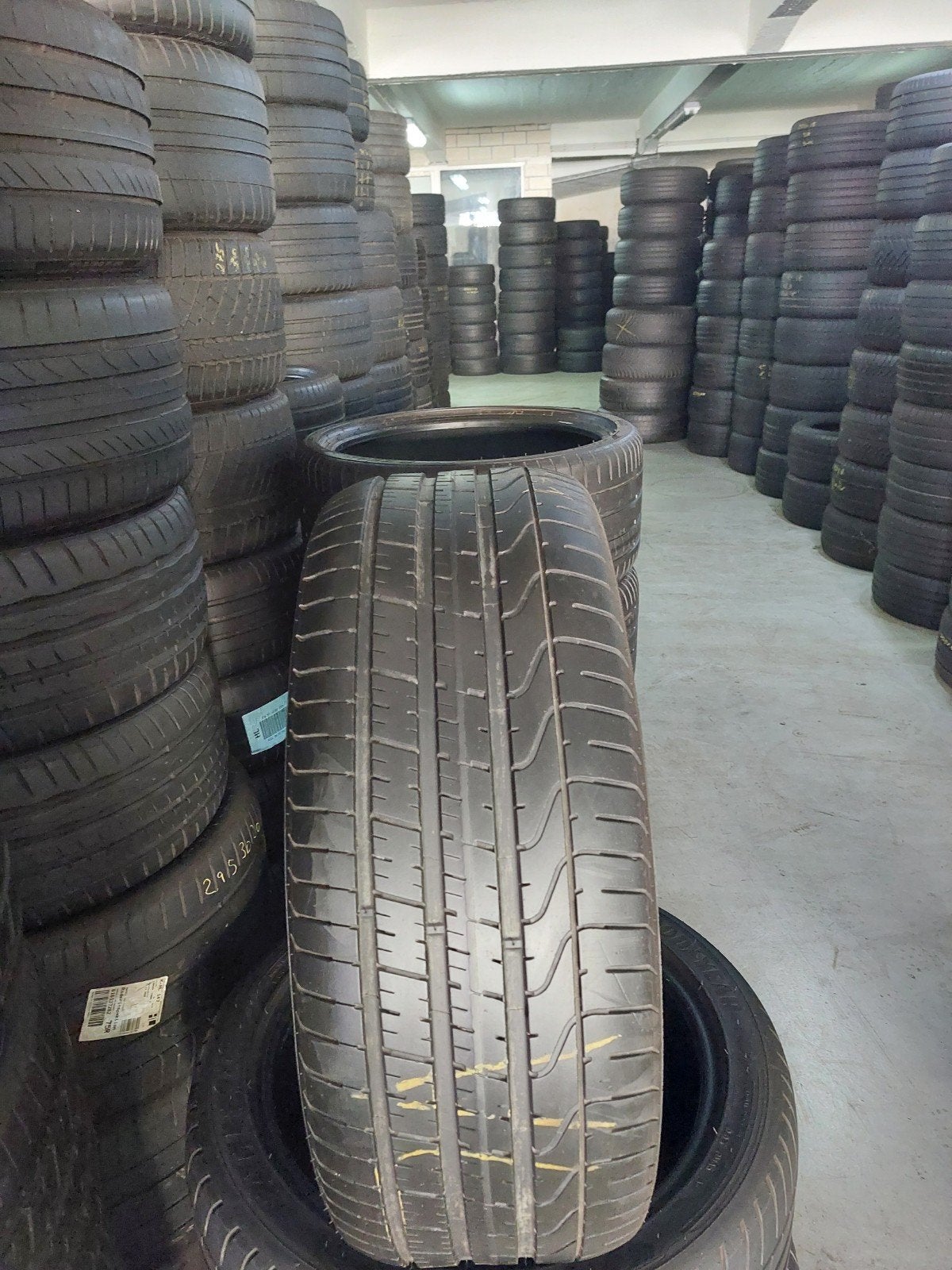 27545r21 275 45 r21 275/45/r21 pirelli avec montage, Enlèvement ou Envoi