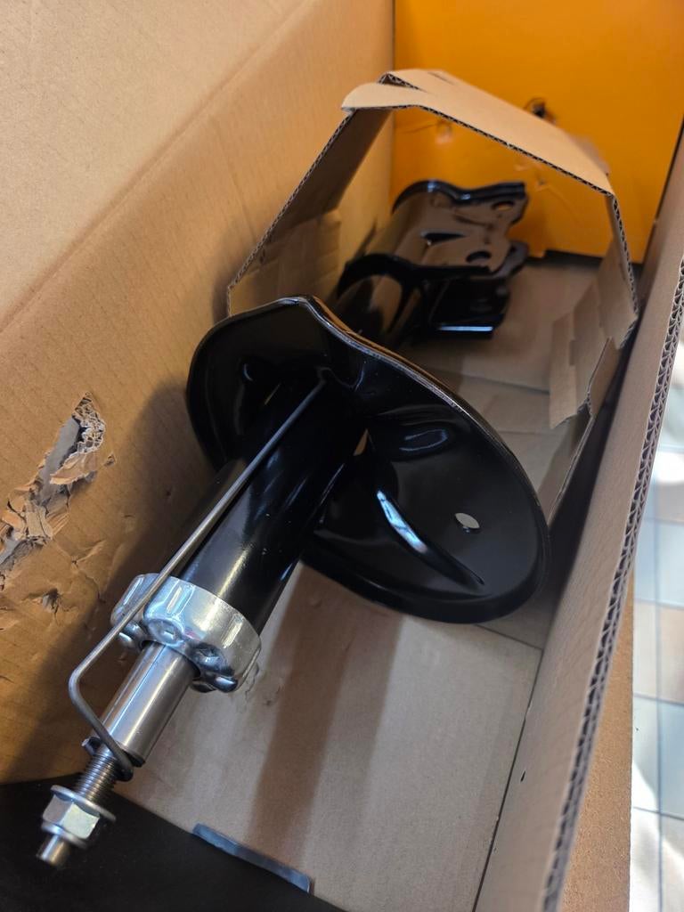 2 amortisseurs avant mitsubishi lancer 2014, Enlèvement, Mitsubishi