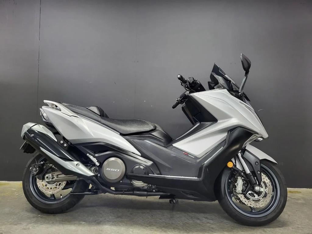 Kymco AK 550 comfortabele en krachtige maxiscooter - foto 2