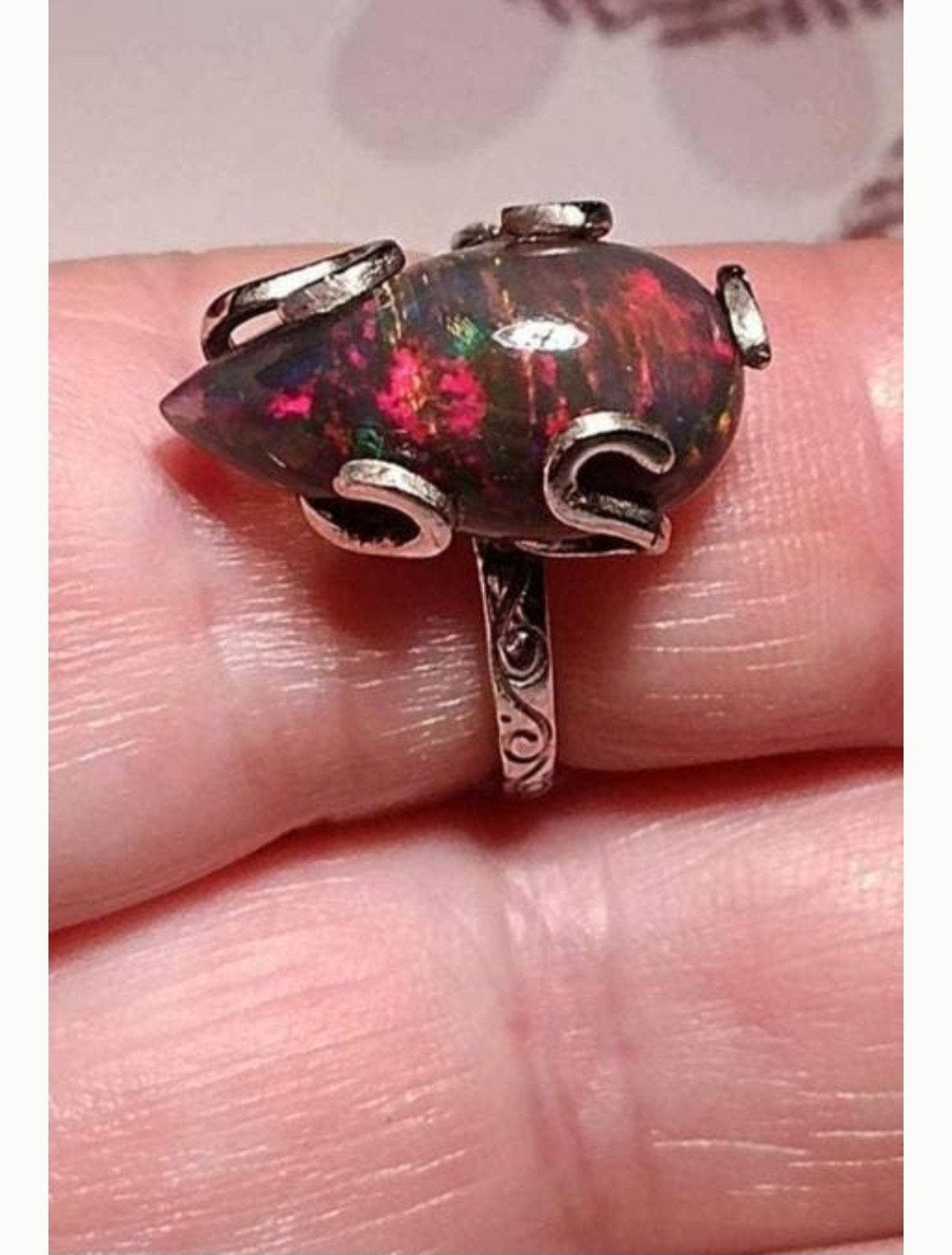 Sterling zilveren ring met grote en mooie zwarte opaal, Ophalen, Nieuw, Met edelsteen, Dame