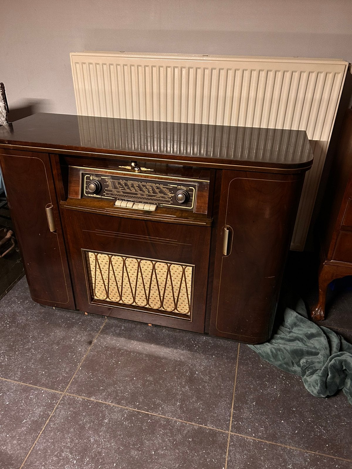 Radio / platenspeler kast, Antiek en Kunst, Ophalen