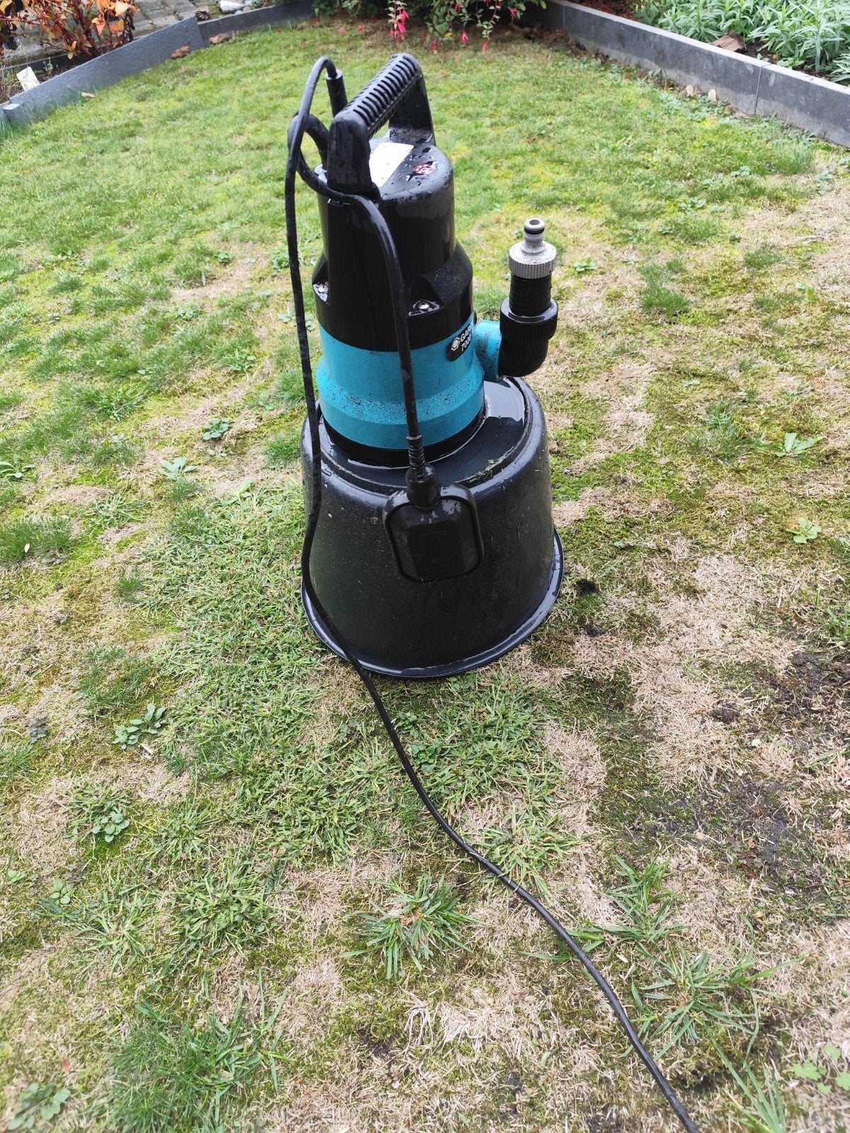 Dompelpomp Gardena., Tuin en Terras, Ophalen, Dompelpomp