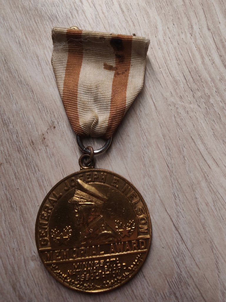 Médaille us général joseph e Nelson, Enlèvement ou Envoi