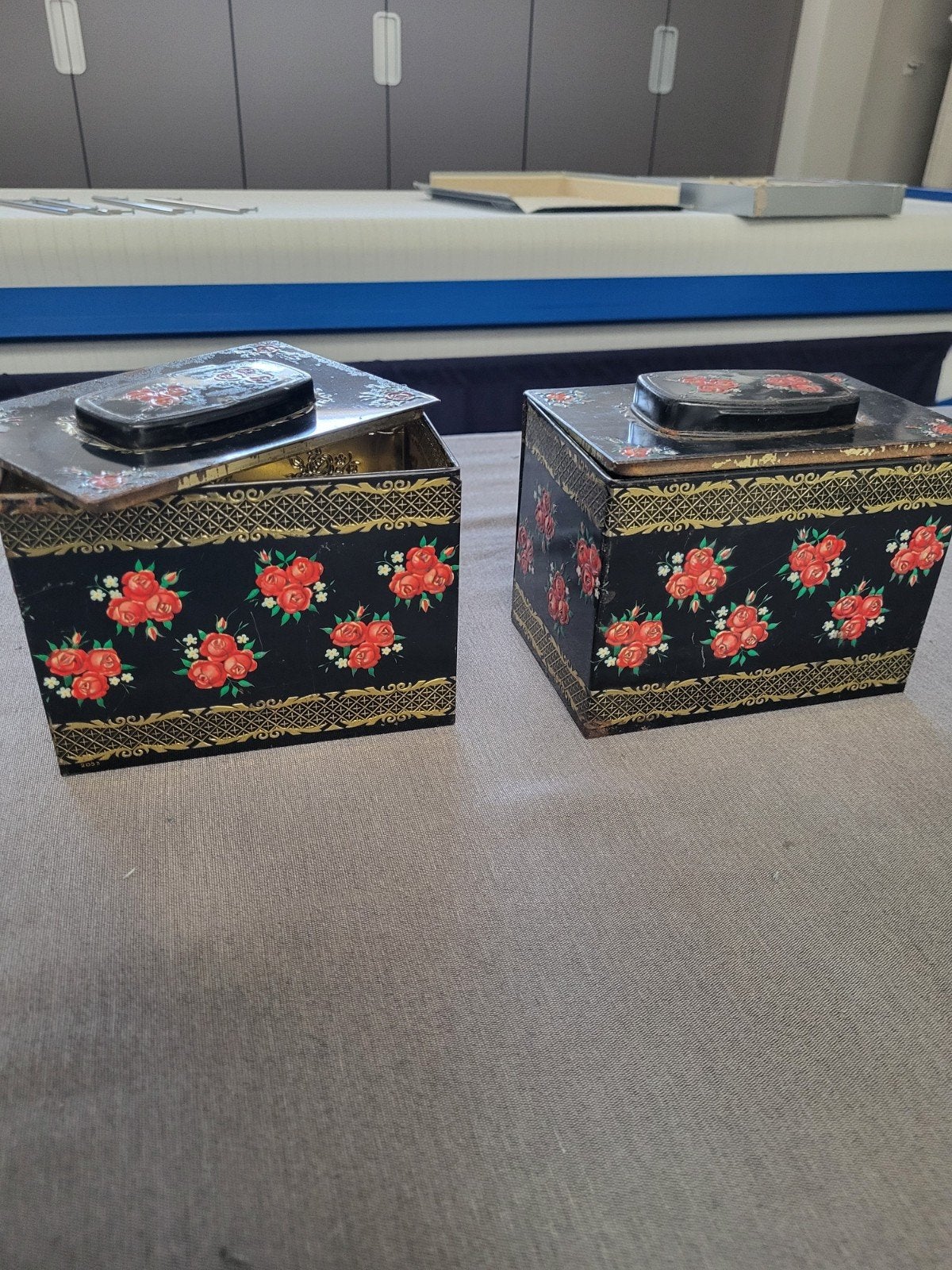 2 blikkendozen, Ophalen of Verzenden