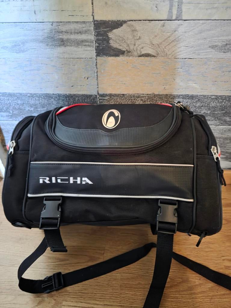 Motortas richa  zgan, Motoren, Ophalen