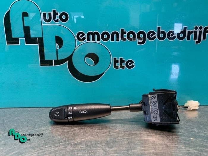Richtingaanwijzer Schakelaar van een Chevrolet Kalos (Kalos, Auto-onderdelen, Gebruikt, -, Ophalen of Verzenden, -