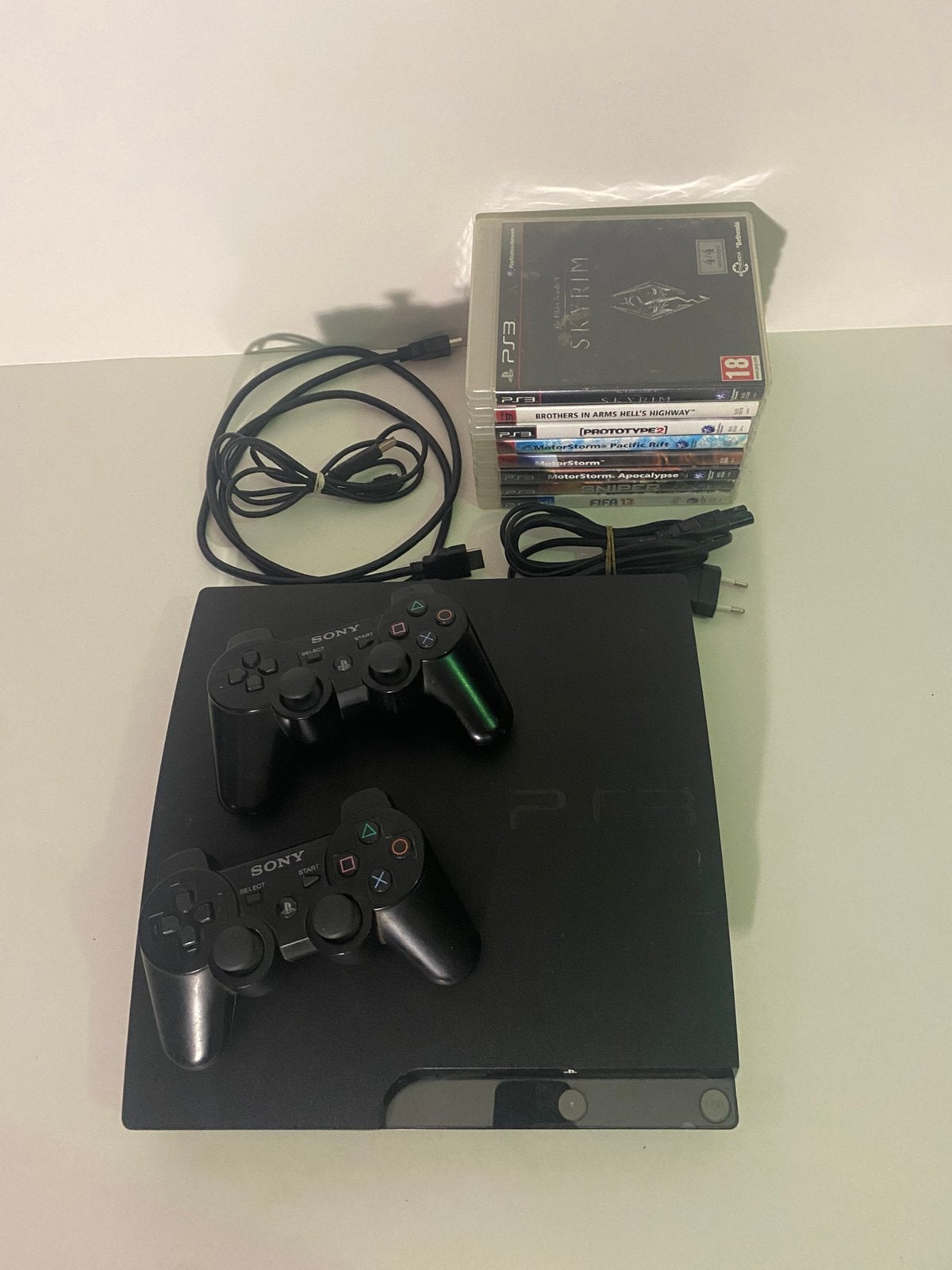 Sony Playstation 3 Slim 320Gb + 8 Games + Gratis controllers, Games en Spelcomputers, Spelcomputers | Sony PlayStation 3, Met games