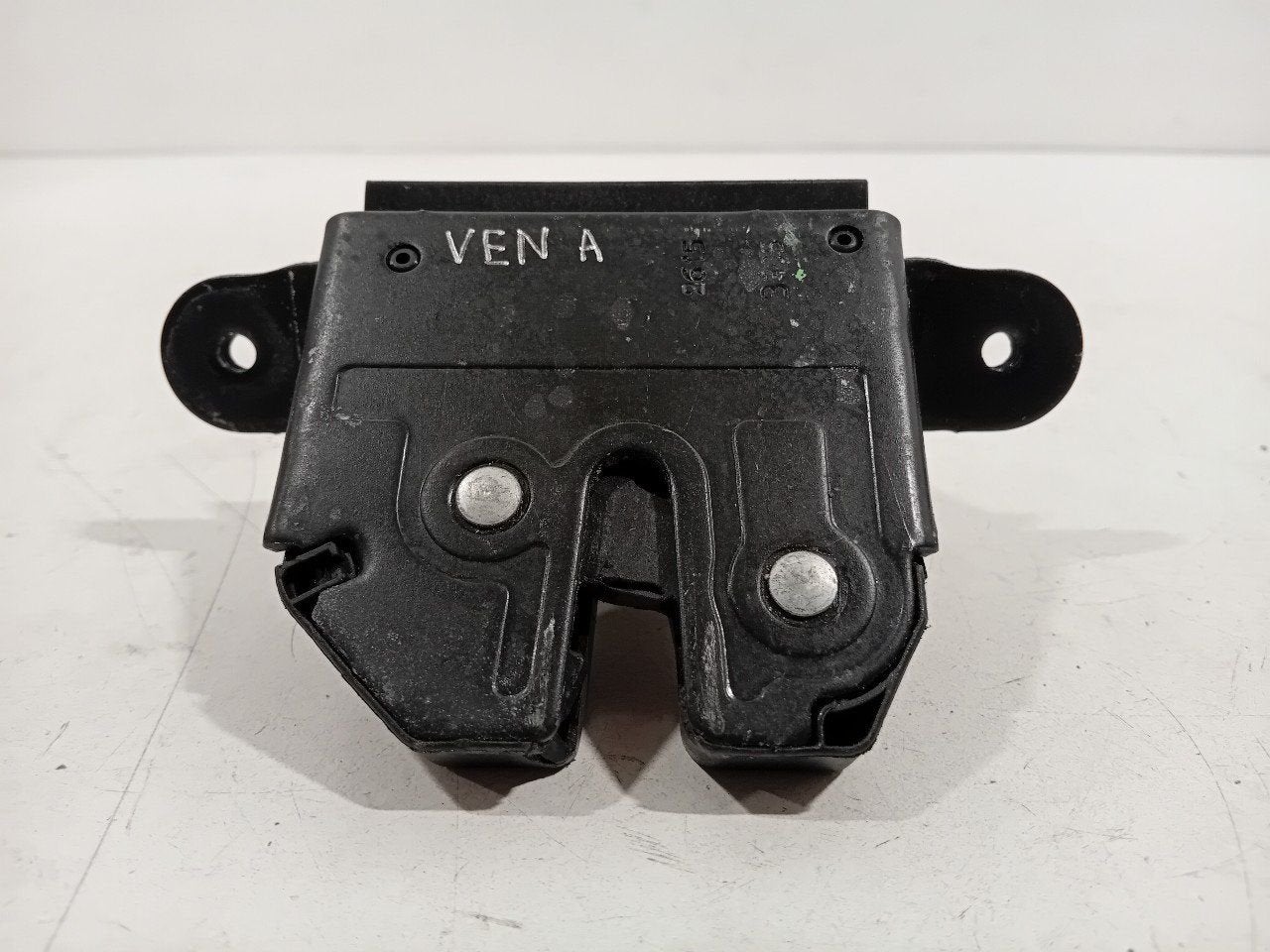 Slot mechaniek kofferdeksel achterklep elektrisch Fiat 500X, Onderdelen@venauto.nl, Van der Ven Autorecycling B.V., Ettenseweg 76, 4706 PB Roosendaal, The Netherlands