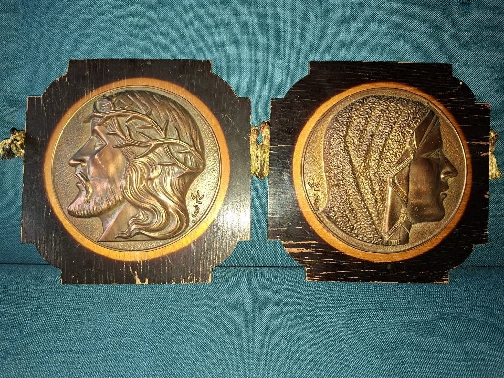 Set van 2 vintage religieuze wandplaquettes - Jezus en Maria, Ophalen, Metaal, Beeld, Religie