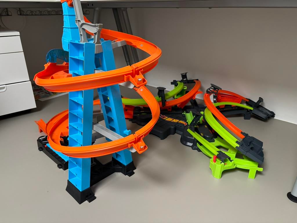 Set Hot Wheels autobaan en parkeergarage, Ophalen, Zo goed als nieuw, Racebaan, Hot Wheels