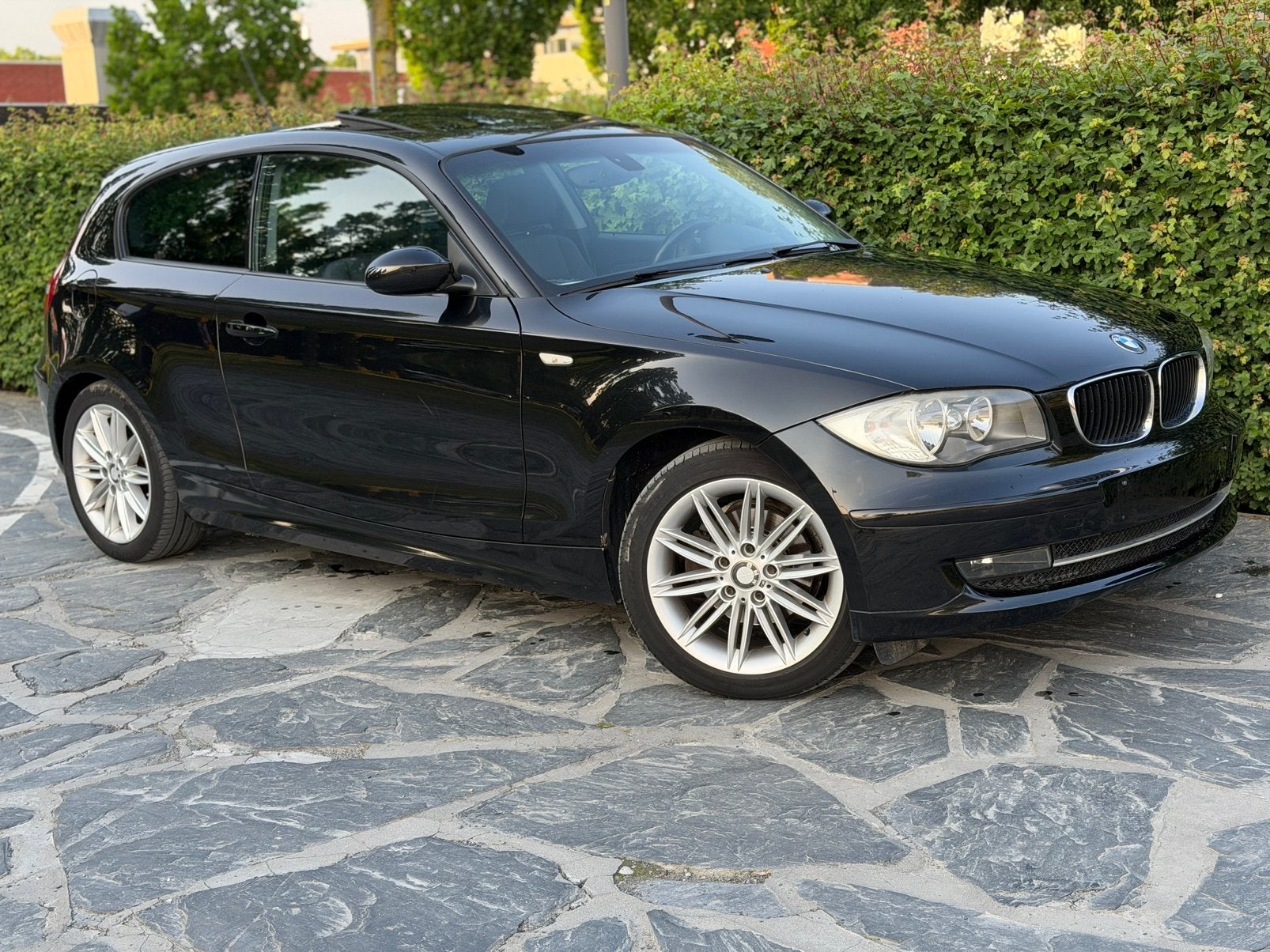 Bmw e87 118i Benzine / Opendak / Airco / 2009, Auto's, 1995 cc, Zwart, 4 cilinders, Zwart