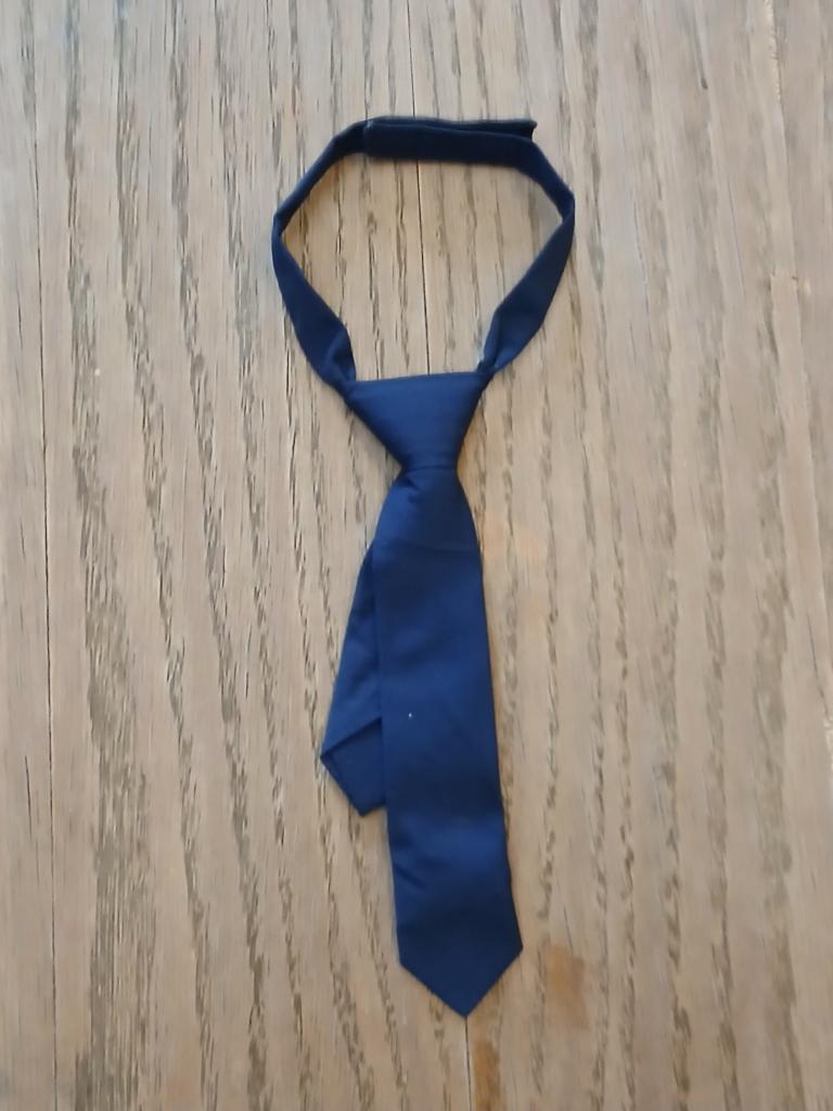 Donkerblauw babydasje met klittenband – Ideaal voor feestjes, Kinderen en Baby's, Babykleding | Overige, Ophalen of Verzenden