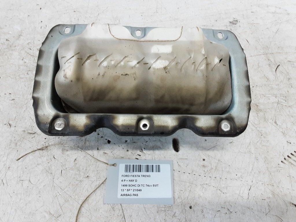 AIRBAG PASSAGER Ford Fiesta 6 (JA8) (8V51A044H30BA), Autos : Pièces & Accessoires, Henry-Ford-Straße  1
50735  Köln, DE, Ford-Werke GmbH