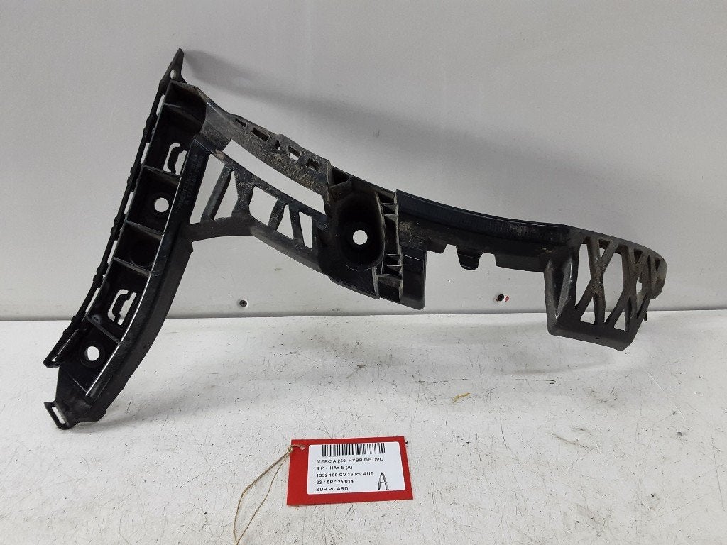 SUPPORT PARE-CHOCS ARRIÈRE DROIT A (177.0) (A1778850800), Autos : Pièces & Accessoires, Suspension & Châssis, Mercedes-Benz, Utilisé