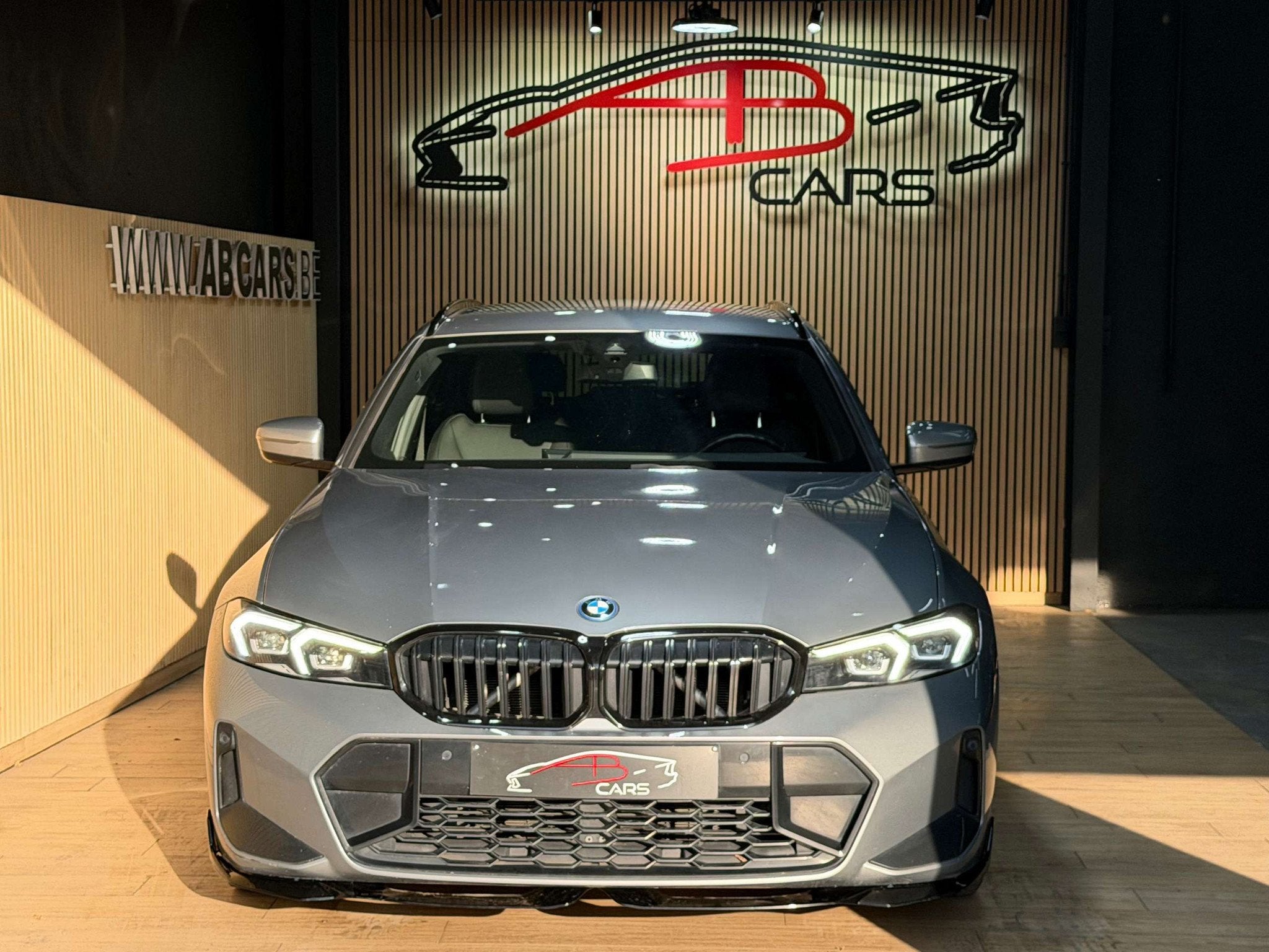 BMW 3 Serie 320 EAS PACK M PERFORMANCE *GARANTIE 12 MOIS *, Auto's, Automaat, 1998 cc, Gebruikt, 4 cilinders