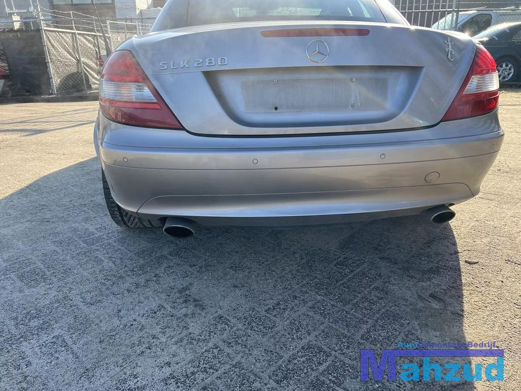 MERCEDES SLK R171 Bruin C723 achterbumper met pdc 2005-2011, Auto-onderdelen, Gebruikt, Mercedes-Benz AG, Mercedes-Benz, Mercedesstrasse 120
70372  Stuttgart, DE