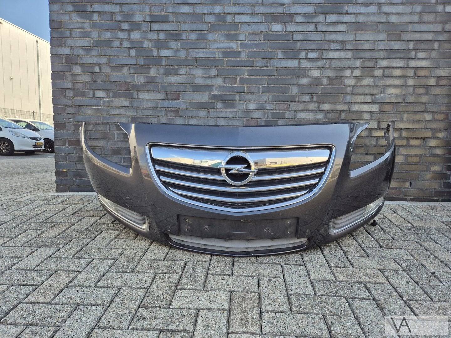 Voorbumper Opel Insignia 2008 - 2013 met PDC en grille €250, Auto-onderdelen, Gebruikt, -, Voor, -