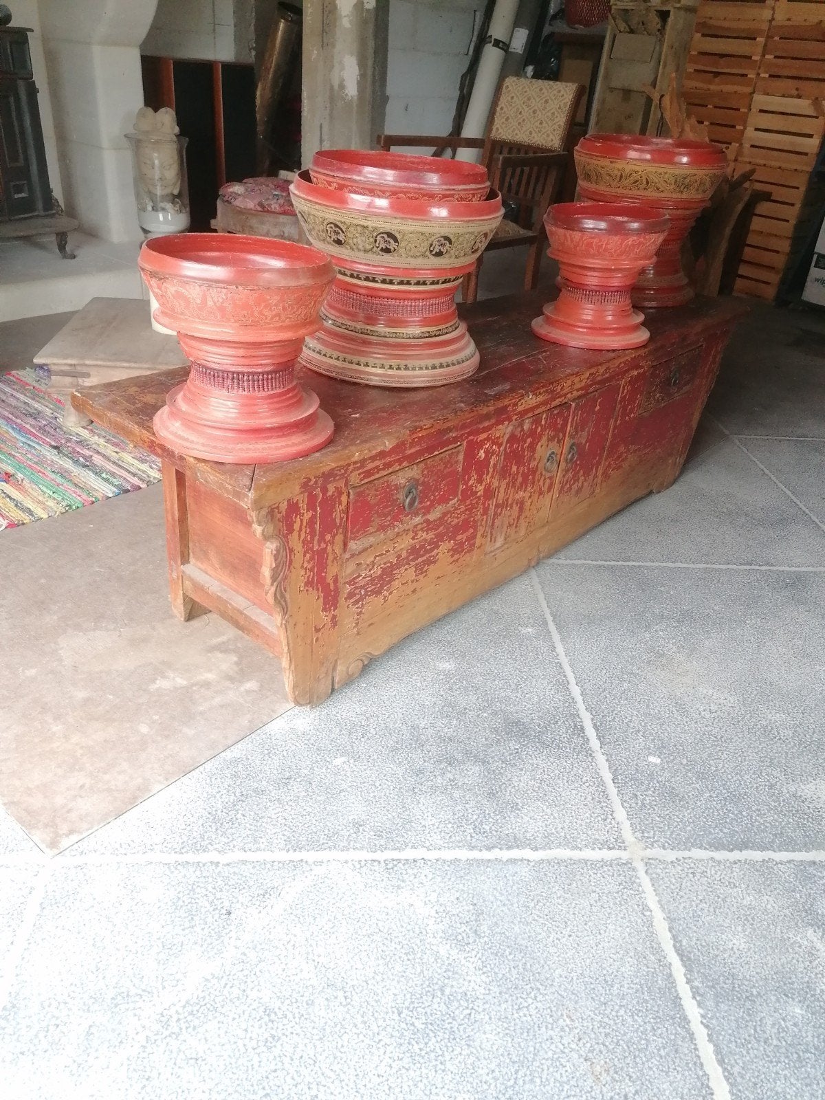 Chinees antiek meubilair, Ophalen