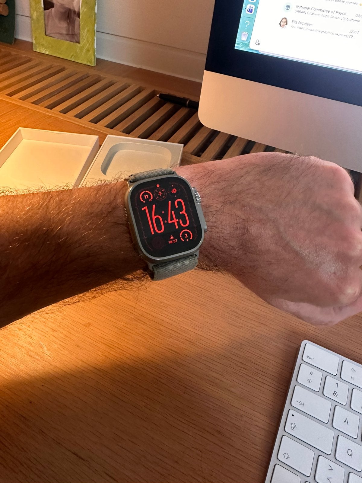 Apple Watch Ultra 2, Bijoux, Sacs & Beauté, Enlèvement ou Envoi, État, Utilisé, IOS