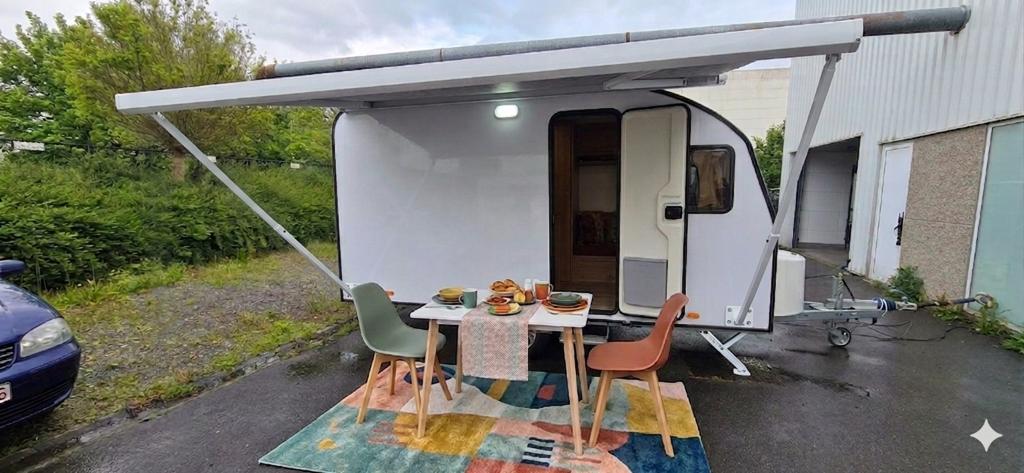 CARAVAN 2026 — ALLEEN MET RIJBEWIJS!, Ophalen