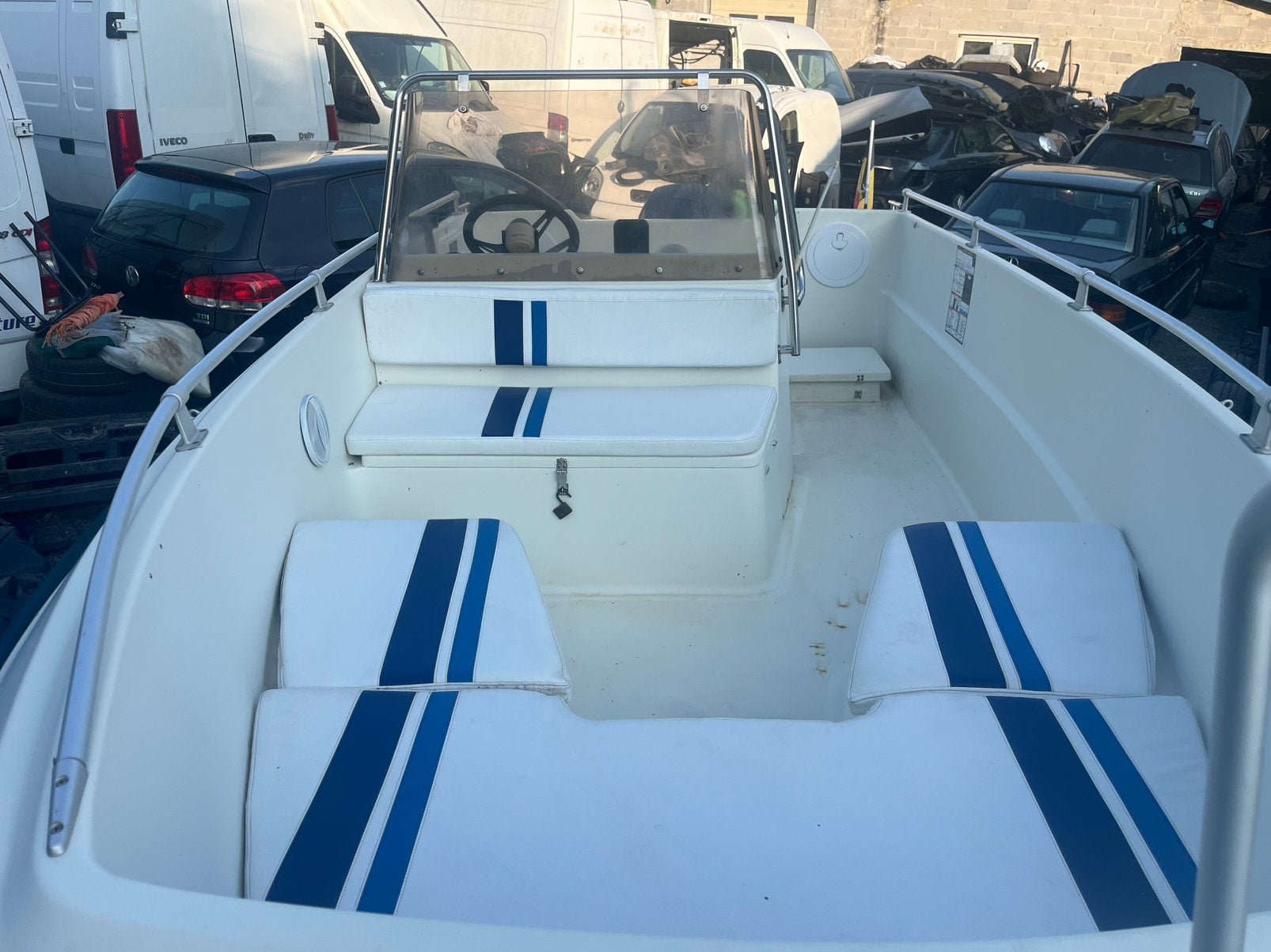 Avendre très bon Bateau de 9 place, Enlèvement, Comme neuf