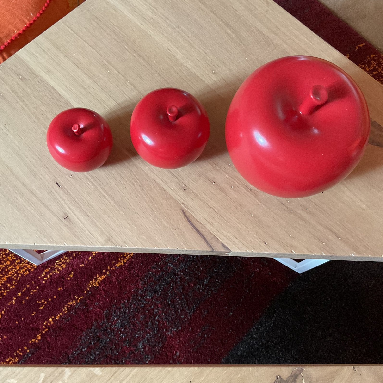 3 pommes rouges décoratives, Enlèvement, Comme neuf