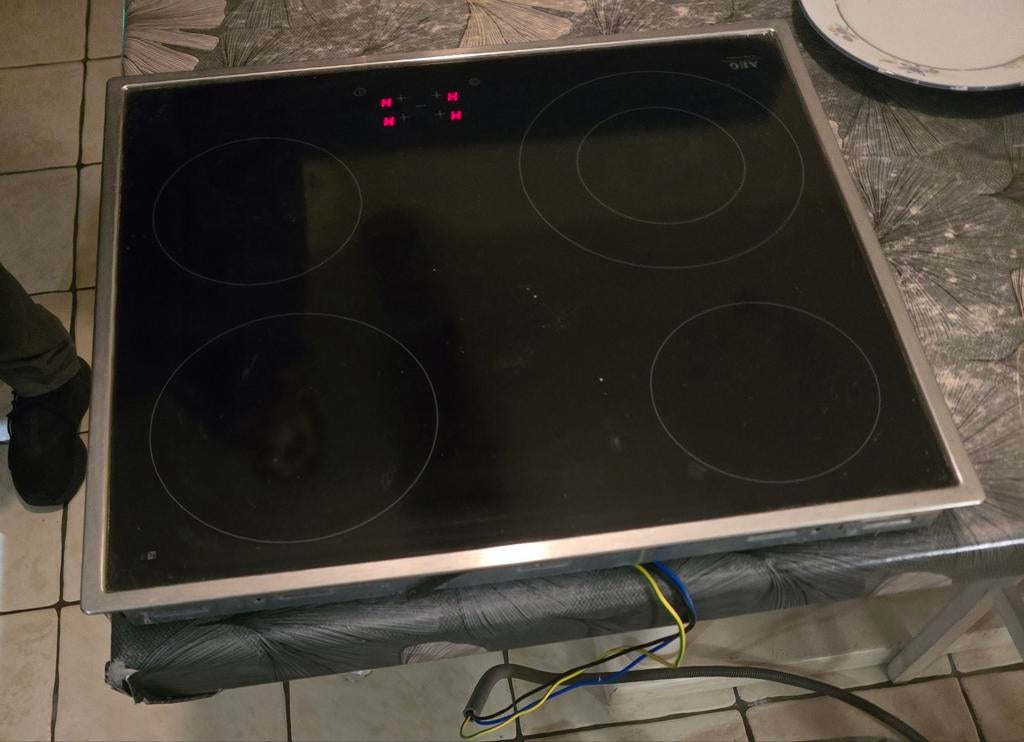 AEG Electrolux keramische kookplaat - 4 open haarden, Ophalen