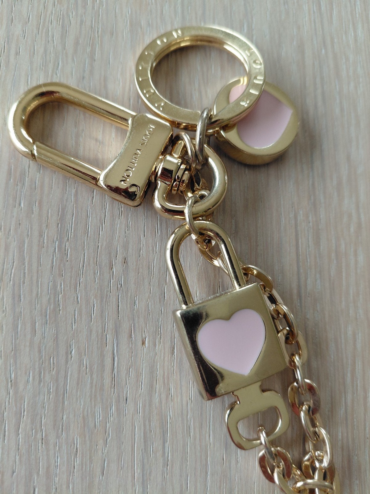 Sleutelhanger Louis Vuitton, Enlèvement