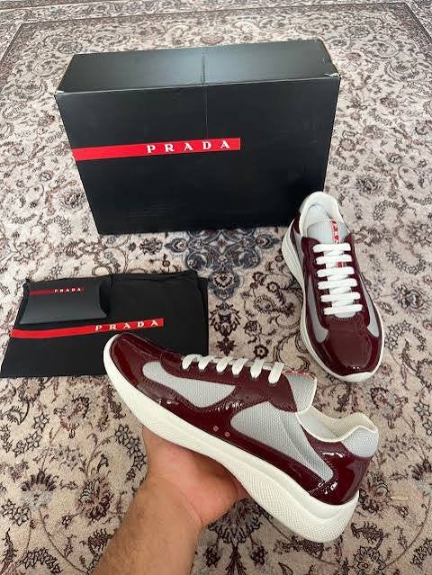 PRADA AMERICAN CUPS BORDEAUX RED MAAT 42 (VROUWEN EN HEREN), Ophalen, Zo goed als nieuw
