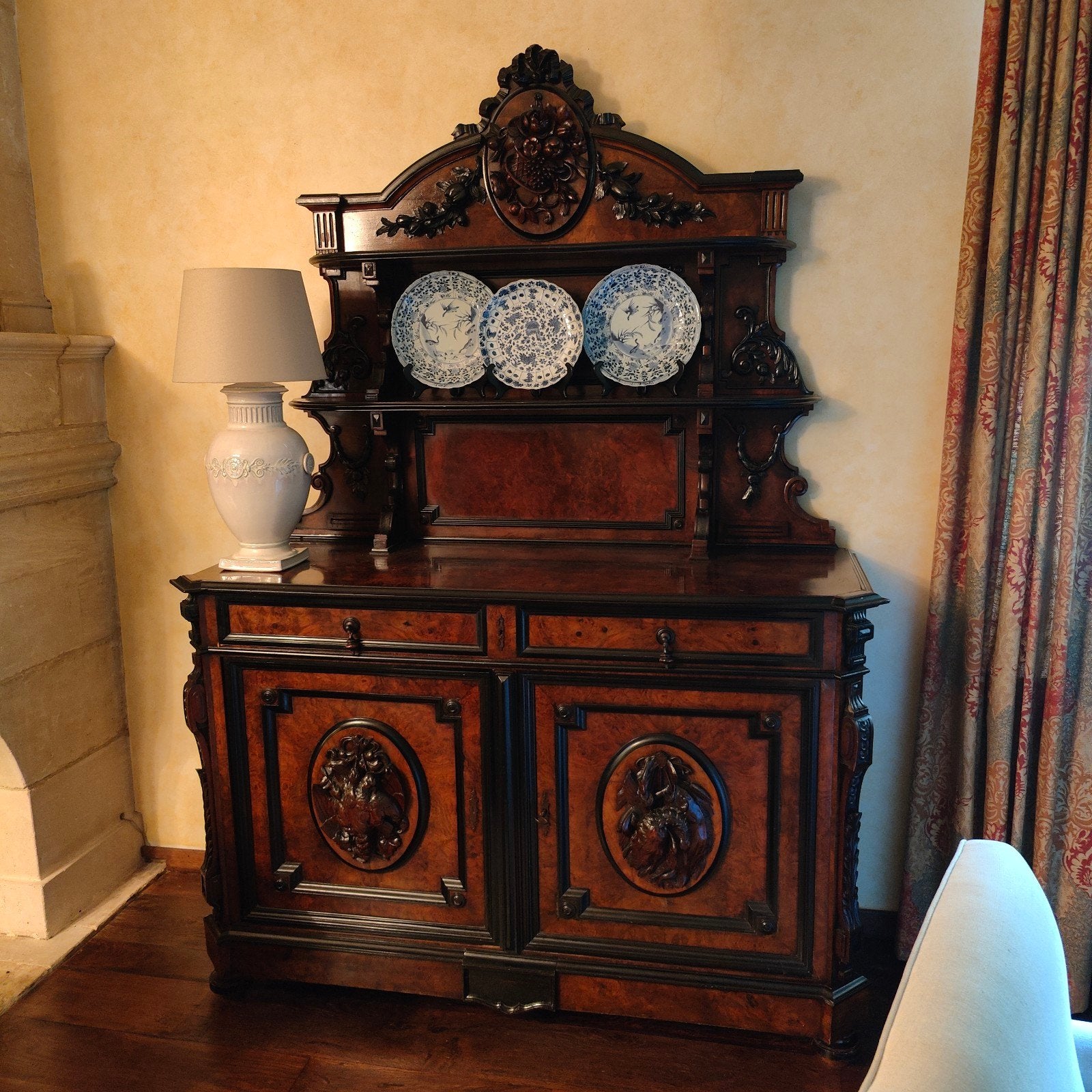 kast in wortelhout antiek, Antiek en Kunst, Ophalen